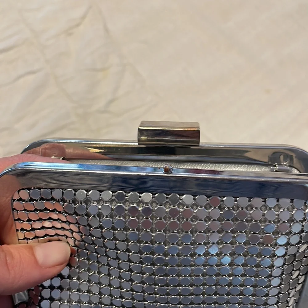 Small Silver Clutch/Crossbody Evening Bag - Picture 5 of 6